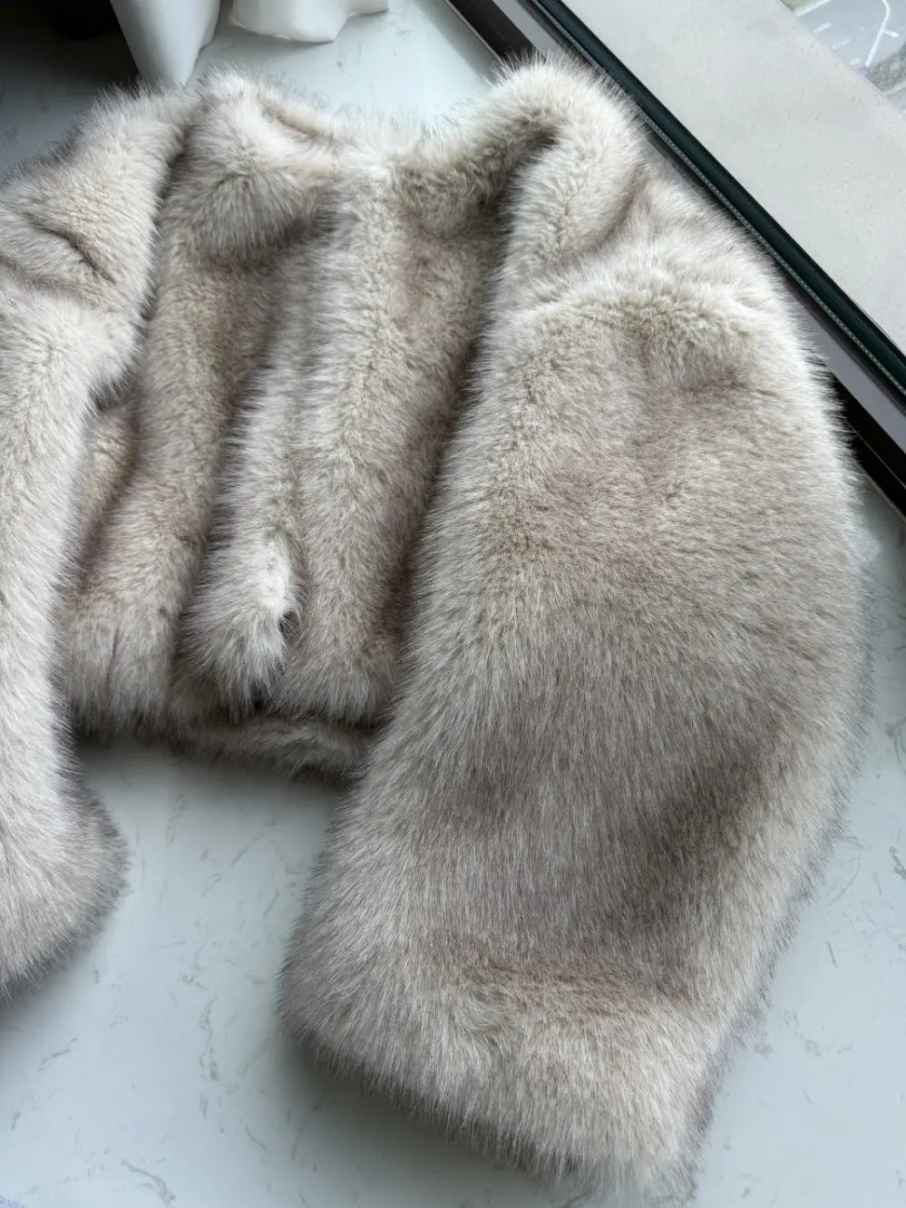 Zara Fur Coat white.